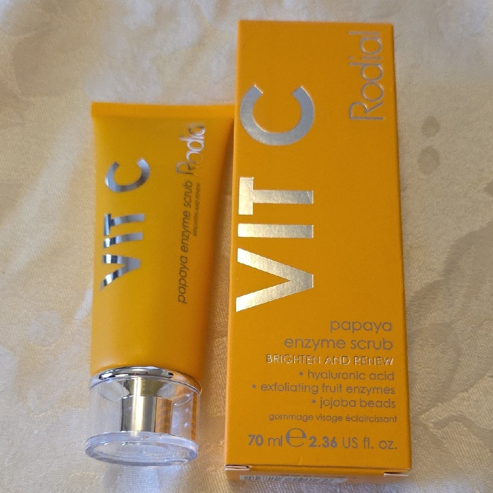 Rodial Vit C Papaya Enzyme Scrub